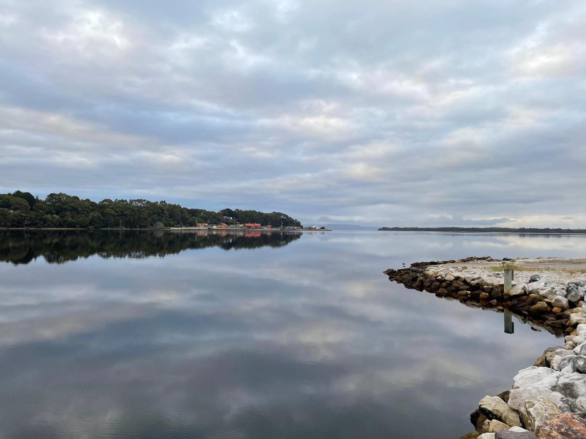 Castaway Holiday Apartments Strahan Eksteriør bilde