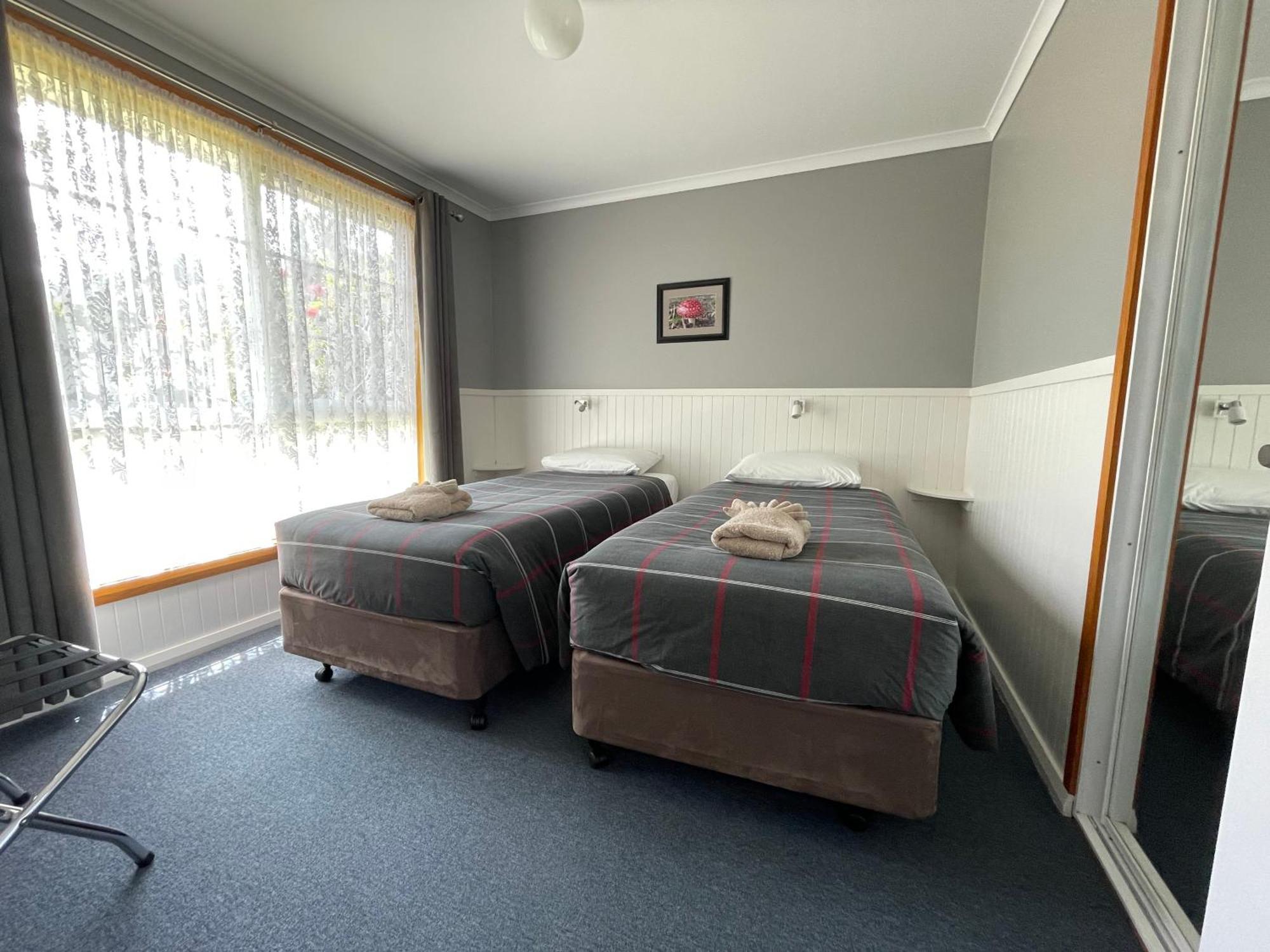 Castaway Holiday Apartments Strahan Eksteriør bilde