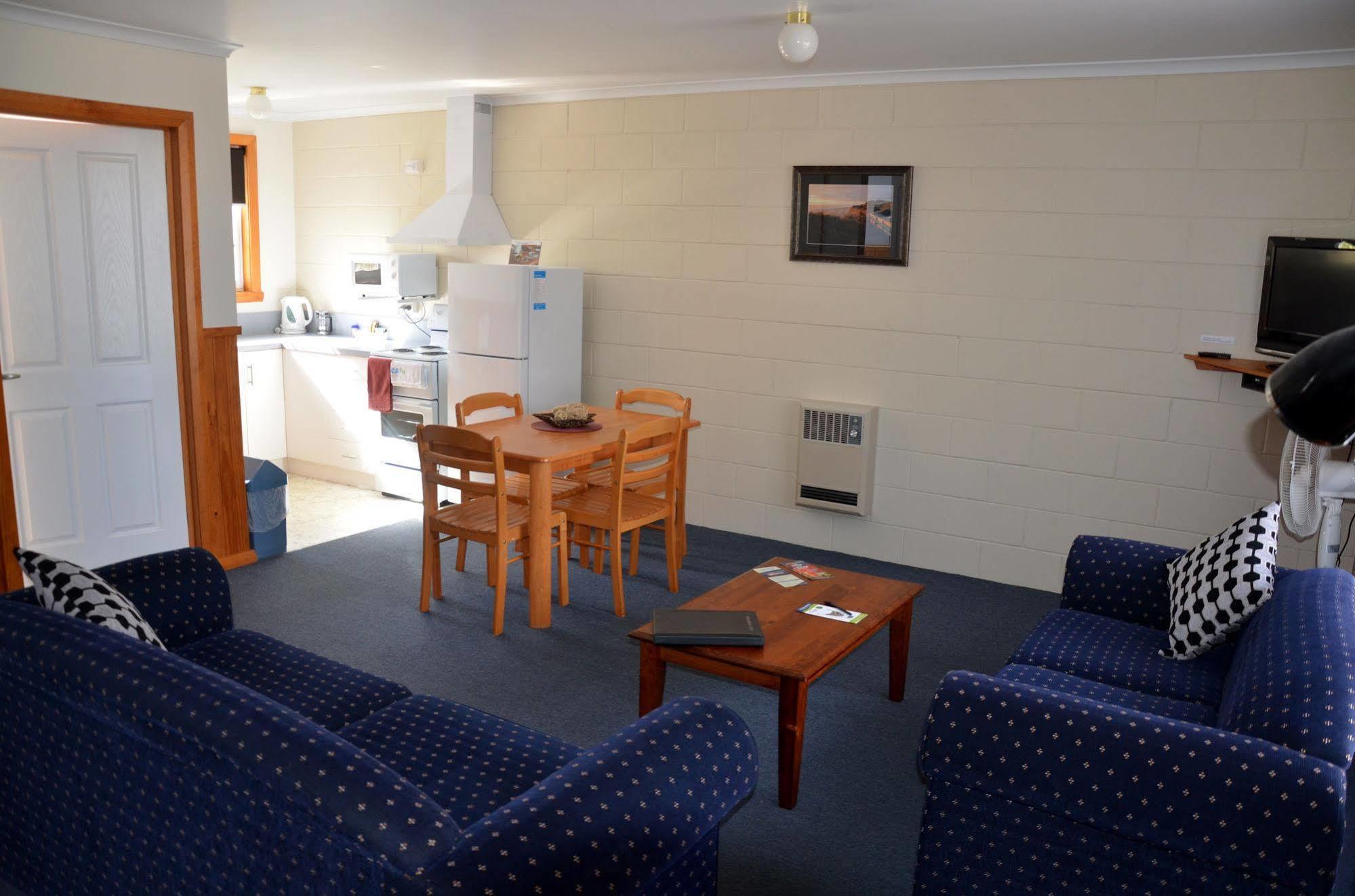 Castaway Holiday Apartments Strahan Eksteriør bilde
